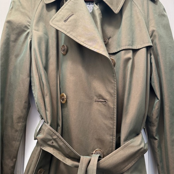 Authentic Burberry Trench Coat  Like NEW - Picture 12 of 16